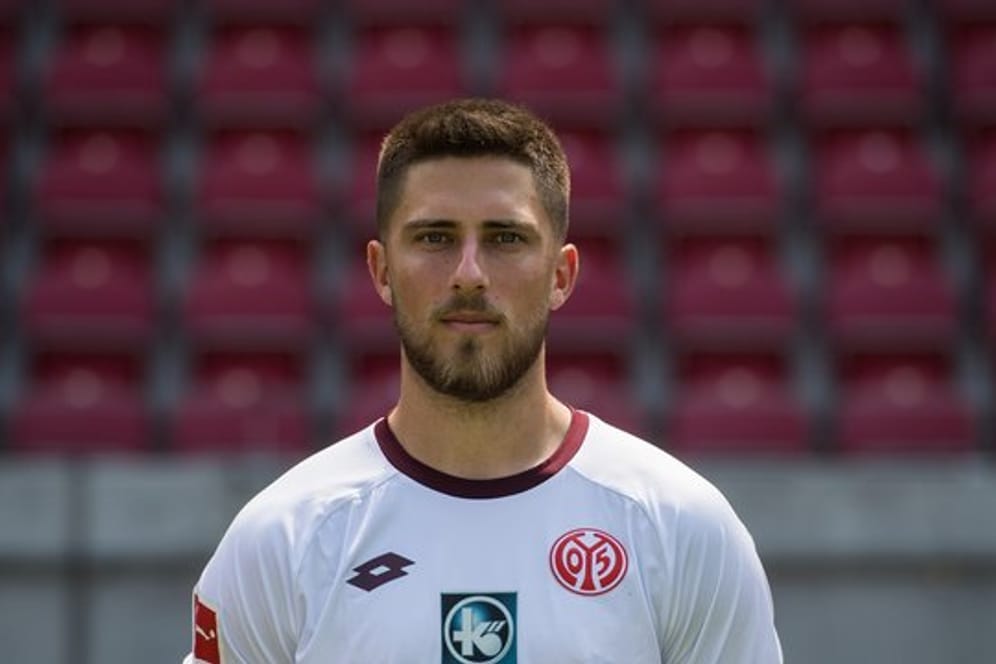 Torhüter Jannik Huth wechselt vom FSV Mainz 05 zum Bundesliga-Aufsteiger SC Paderborn.