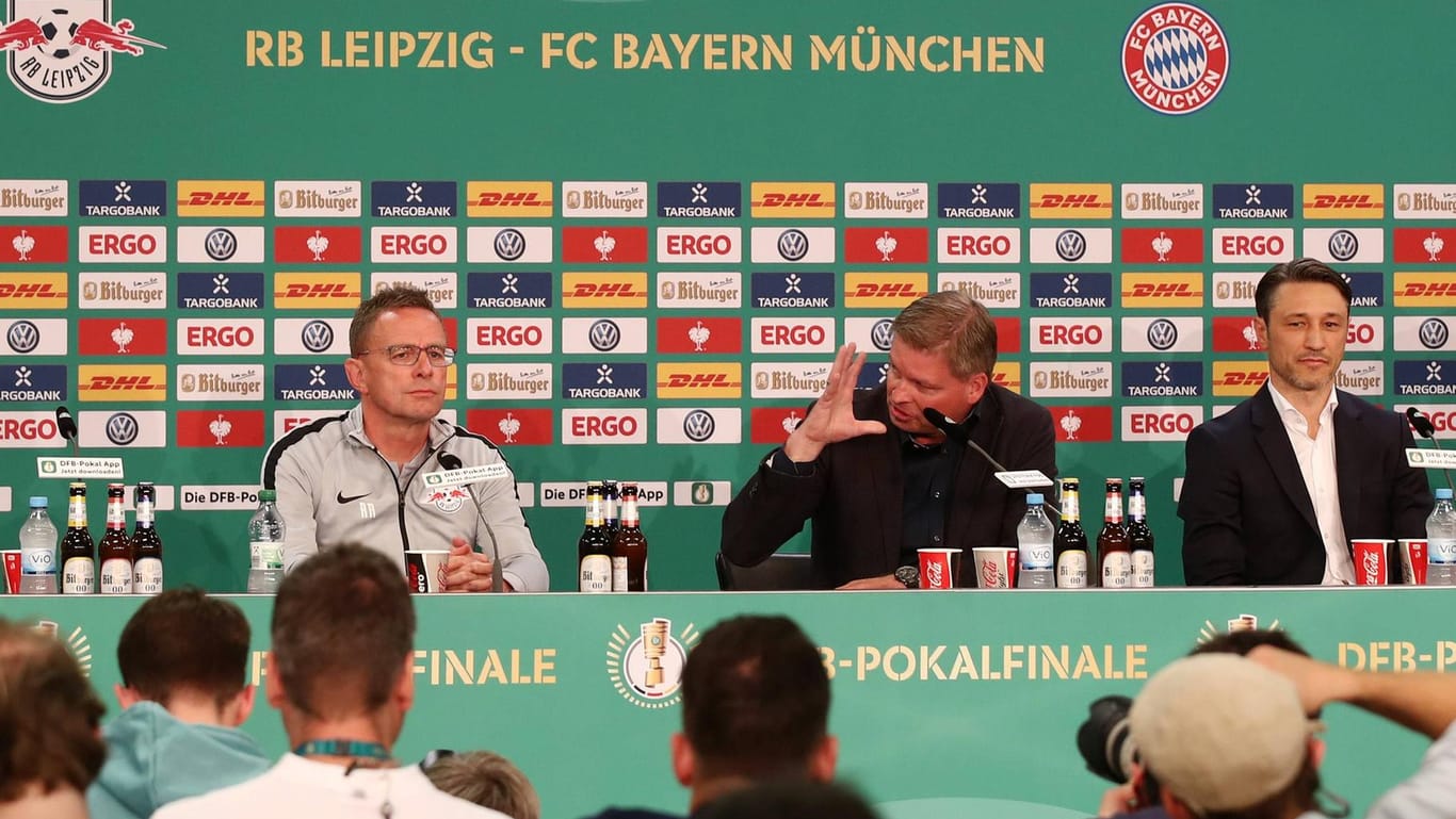 Konkurrenten in DFB-Pokalfinale: Leipzig-Trainer Ralf Rangnick (l.) und sein Bayern-Pendant Niko Kovac (r.).