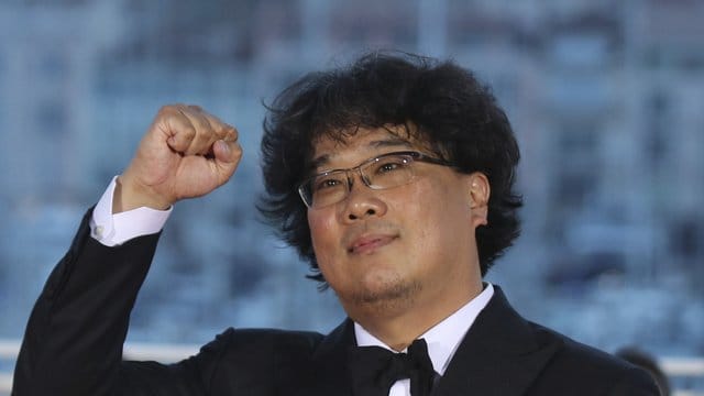 Der südkoreanische Regisseur Bong Joon-ho hat die Goldene Palme von Cannes gewonnen. Der südkoreanische Regisseur Bong Joon-ho hat die Goldene Palme von Cannes gewonnen.