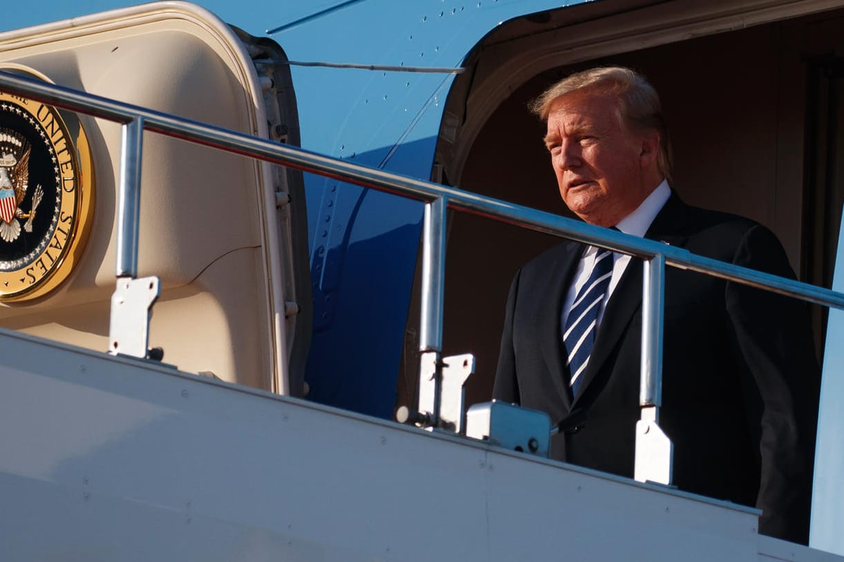 Donald Trump am Samstag bei seiner Ankunft in Tokyo: Kurz zuvor verbreitete er, dass ihn die neuen Waffentests in Nordkorea nicht beunruhigen.
