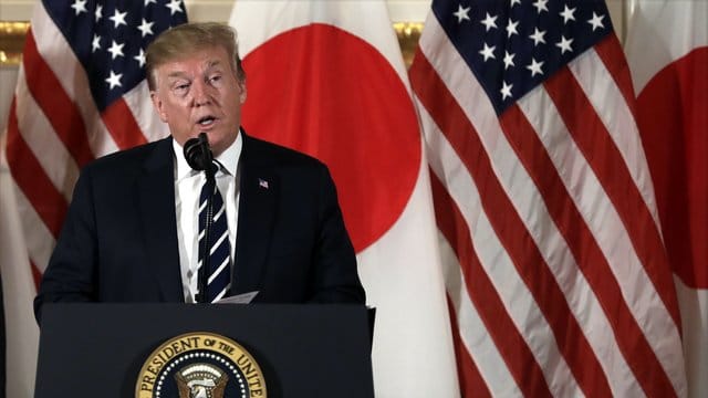 Donald Trump spricht in Tokio: Der US-Präsident ist derzeit auf Staatsbesuch in Japan. Donald Trump spricht in Tokio: Der US-Präsident ist derzeit auf Staatsbesuch in Japan.