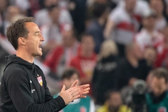 Stuttgarts Trainer Nico Willig plant vor dem Spiel gegen Union personelle Veränderungen.