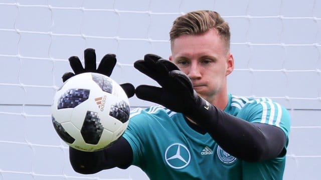 Arsenal-Torwart Bernd Leno kritisiert die Vergabe des Europa-League-Finales nach Baku.