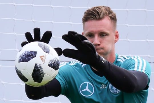 Arsenal-Torwart Bernd Leno kritisiert die Vergabe des Europa-League-Finales nach Baku.