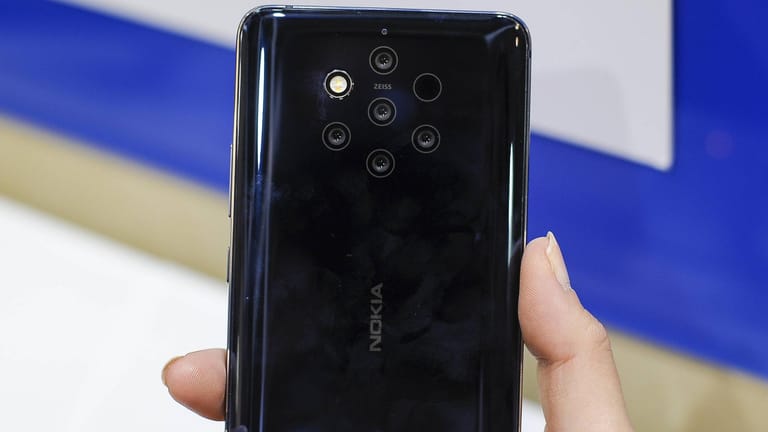 Das neue Nokia 9 PureView wird auf dem Mobile World Congress in Barcelona präsentiert: Fünf Kameralinsen - das hat sonst kein Smartphone.