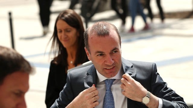 EVP-Spitzenkandidat Manfred Weber trifft beim EU-Sondergipfel in Brüssel ein.