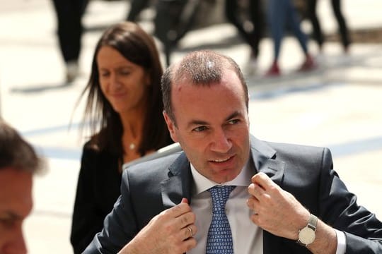 EVP-Spitzenkandidat Manfred Weber trifft beim EU-Sondergipfel in Brüssel ein.