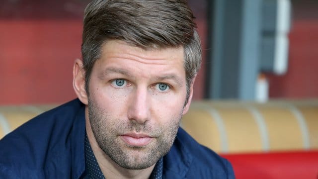 Stuttgarts Sportvorstand Thomas Hitzlsperger war nach dem Abstieg enttäuscht. Stuttgarts Sportvorstand Thomas Hitzlsperger war nach dem Abstieg enttäuscht.