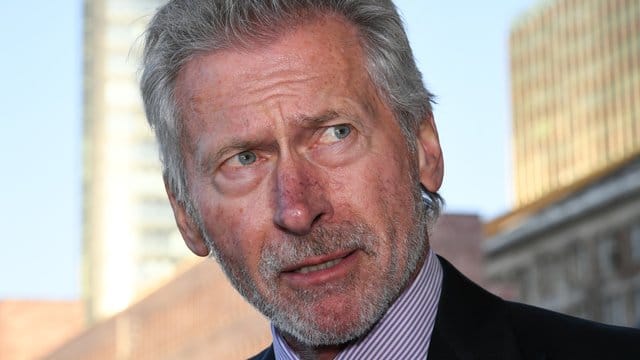 Paul Breitner kritisiert den Umgang mit Niko Kovac.