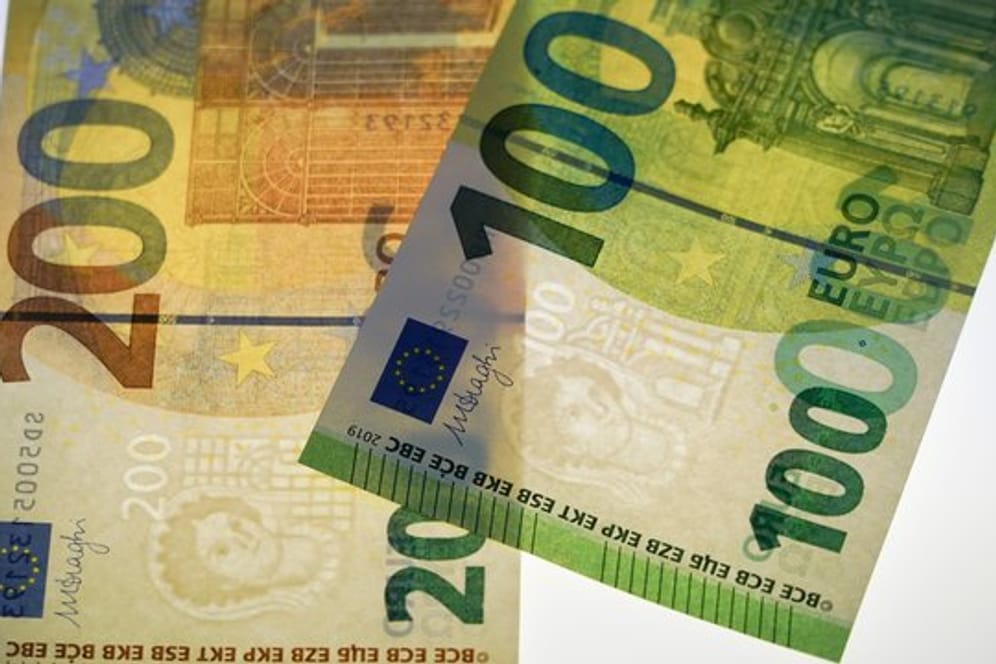 Die neuen 100- und 200-Euro-Banknoten.