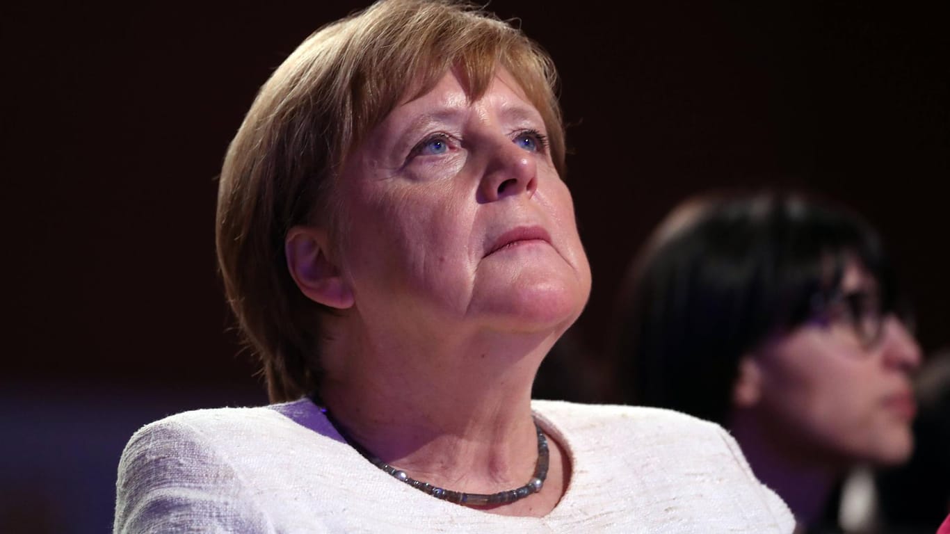 Bundeskanzlerin Angela Merkel (CDU): Die schlechten Ergebnisse für ihre Parteien seien "natürlich eine Aufforderung".