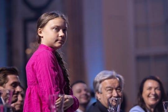 Die schwedische Klima-Aktivistin Greta Thunberg während der Eröffnung des dritten Klimagipfels der von Arnold Schwarzenegger gegründeten NGO "R20".