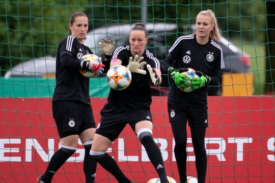 Konnte wieder das Torwart-Training aufnehmen: DFB-Stammkeeperin Almuth Schult (M).