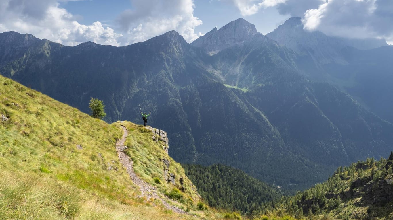 Blick über ein Tal in der Lombardei: In der norditalienischen Gemeinde Tromello wählten 56 Prozent der Bürger die rechtspopulistische Lega. (Symbolbild)