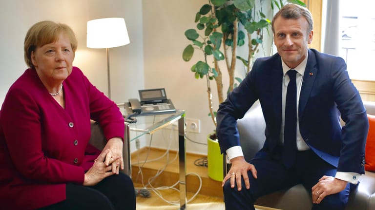 Angela Merkel im Gespräch mit Emmanuel Macron: Die Kanzlerin und der französische Präsident wurden sich auf dem EU-Gipfel nicht einig.