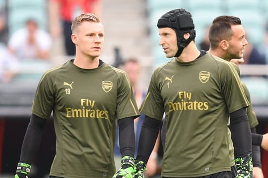 Wer hütet gegen Chelsea das Arsenal-Tor? Bernd Leno (l) oder Petr Cech.