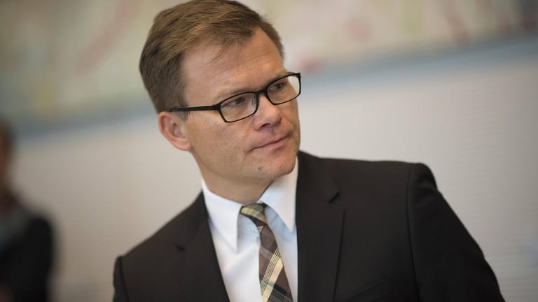 Carsten Schneider, Geschäftsführer der SPD-Bundestagsfraktion: "Selber in den Ring steigen, oder Klappe halten".
