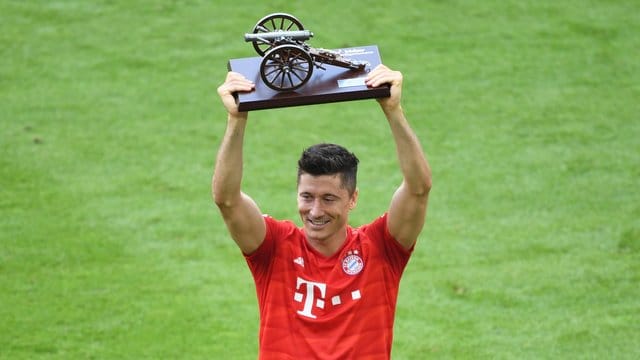 Sicherte sich erneut die Torjägerkanone: Bayern-Stürmer Robert Lewandowski. Sicherte sich erneut die Torjägerkanone: Bayern-Stürmer Robert Lewandowski.