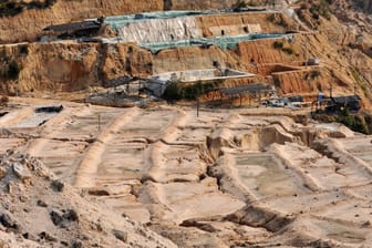Tagebau im chinesischen Ganxian: Bis zu 90 Prozent der Weltproduktion von Seltenen Erden entfällt auf China.