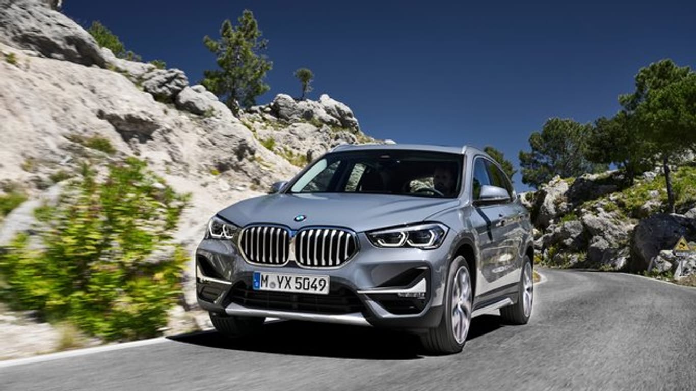 BMW hat seinen erfolgreichen X1 überarbeitet und schickt das neue Modell nach den Sommerferien an den Start.