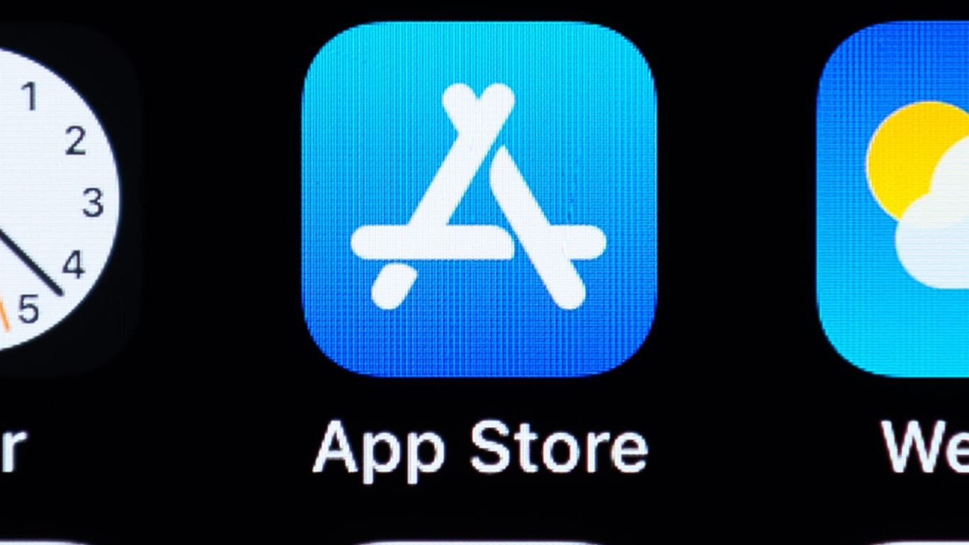 Apple Store (Symbolbild): Der Konzern lehnt nach eigenen Angaben 40 Prozent der von Entwicklern eingereichten Apps zunächst ab.
