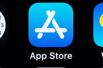 Apple Store (Symbolbild): Der Konzern lehnt nach eigenen Angaben 40 Prozent der von Entwicklern eingereichten Apps zunächst ab.