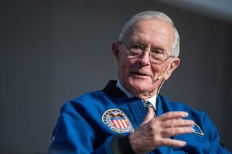 Der ehemalige NASA- und Apollo-16-Astronaut Charles Duke erinnert sich gut an 1969.
