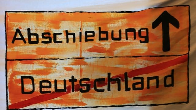 Mit dem Gesetzentwurf will Horst Seehofer die Ausreisepflicht von abgelehnten Asylbewerbern konsequenter durchsetzen.