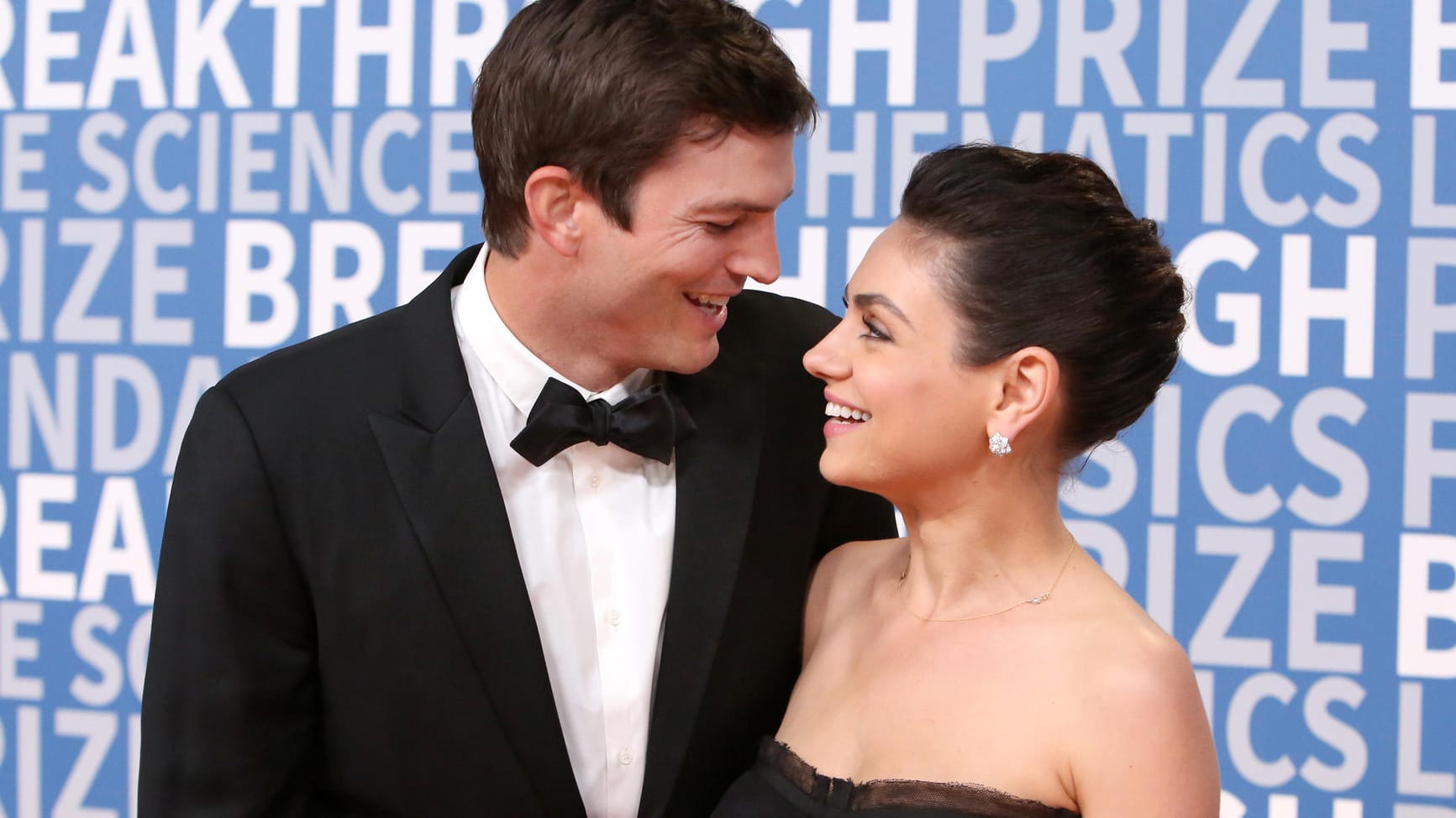 Heute ist Ashton Kutcher mit Mila Kunis liiert.