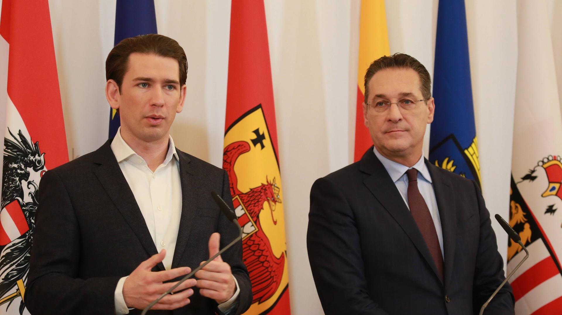 Sebastian Kurz (l.) und Heinz-Christian Strache: Der FPÖ-Politiker Strache trat infolge der Ibiza-Affäre als Minister zurück.