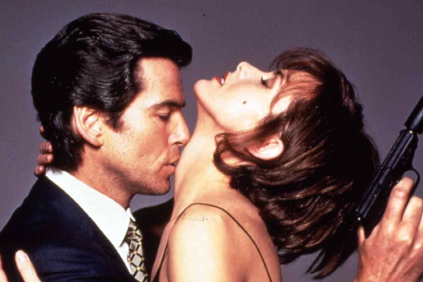 In "Goldeneye": Pierce Brosnan und Izabella Scorupco.