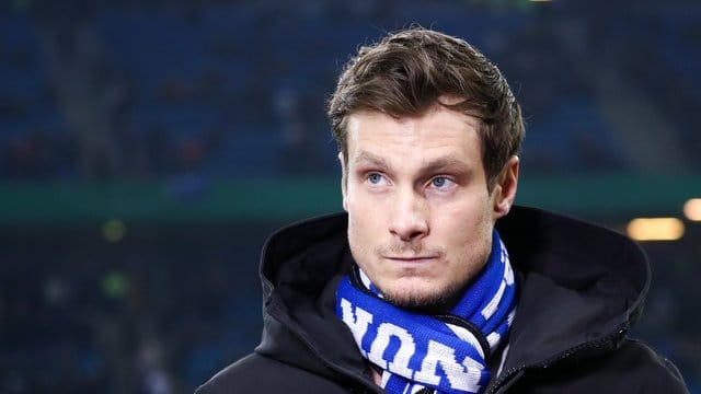 Marcell Jansen sieht den Hamburger SV in einer schwierigen Lage.