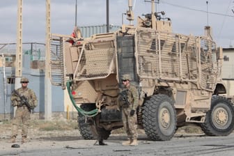US-Soldaten in Kabul: In Afghanistan ist eine Autobombe explodiert und hat mehrere Menschen getötet. (Archivbild)