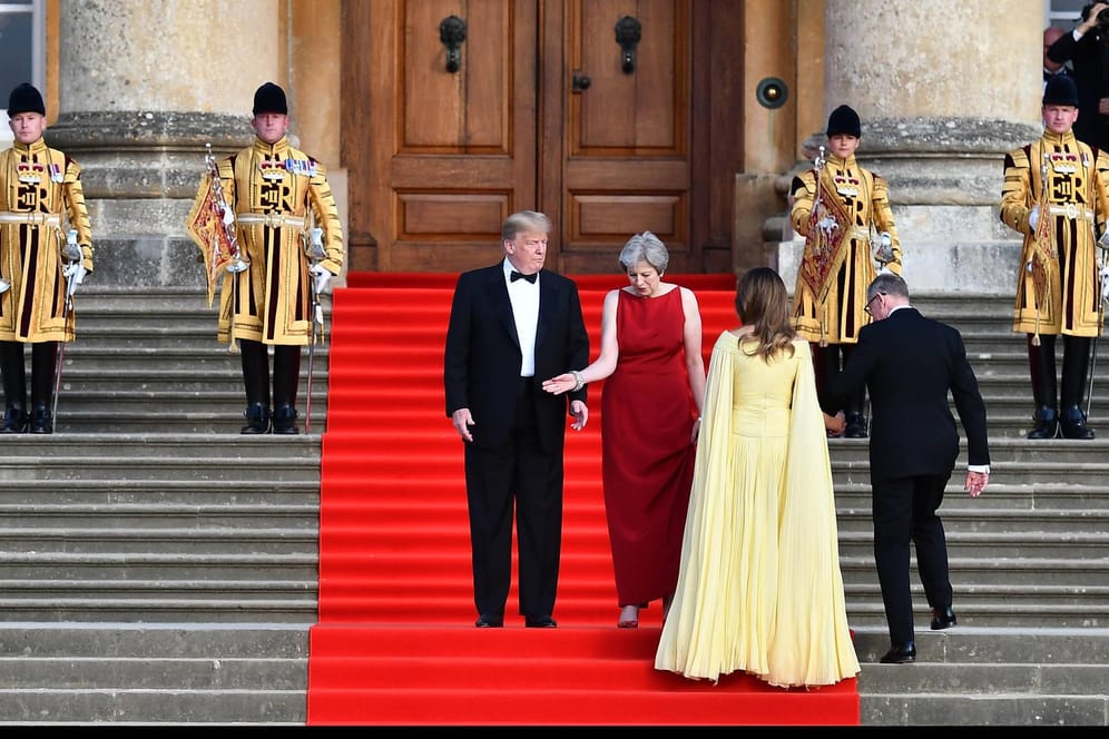 Donald Trump und Theresa May: Bei seinem letzten Besuch sorgte der US-Präsident für viele seltsame Szenen.