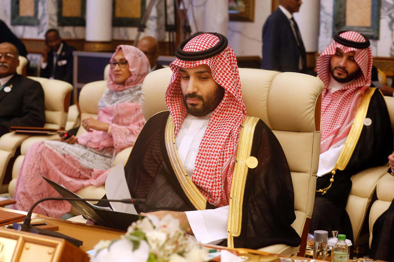 Mohammed bin Salman (m.): Der saudische Kronprinz als Teilnehmer des gegen den Iran gerichteten Gipfel des Golf-Kooperationsrates (GCC).