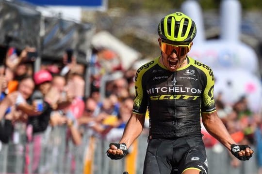 Esteban Chaves feiert seinen Solosieg auf der 19.