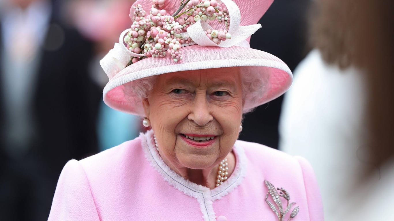 Queen Elizabeth II.: Sie liebt den Pferdesport.