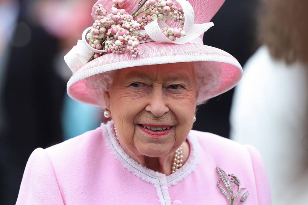 Queen Elizabeth II.: Sie liebt den Pferdesport.