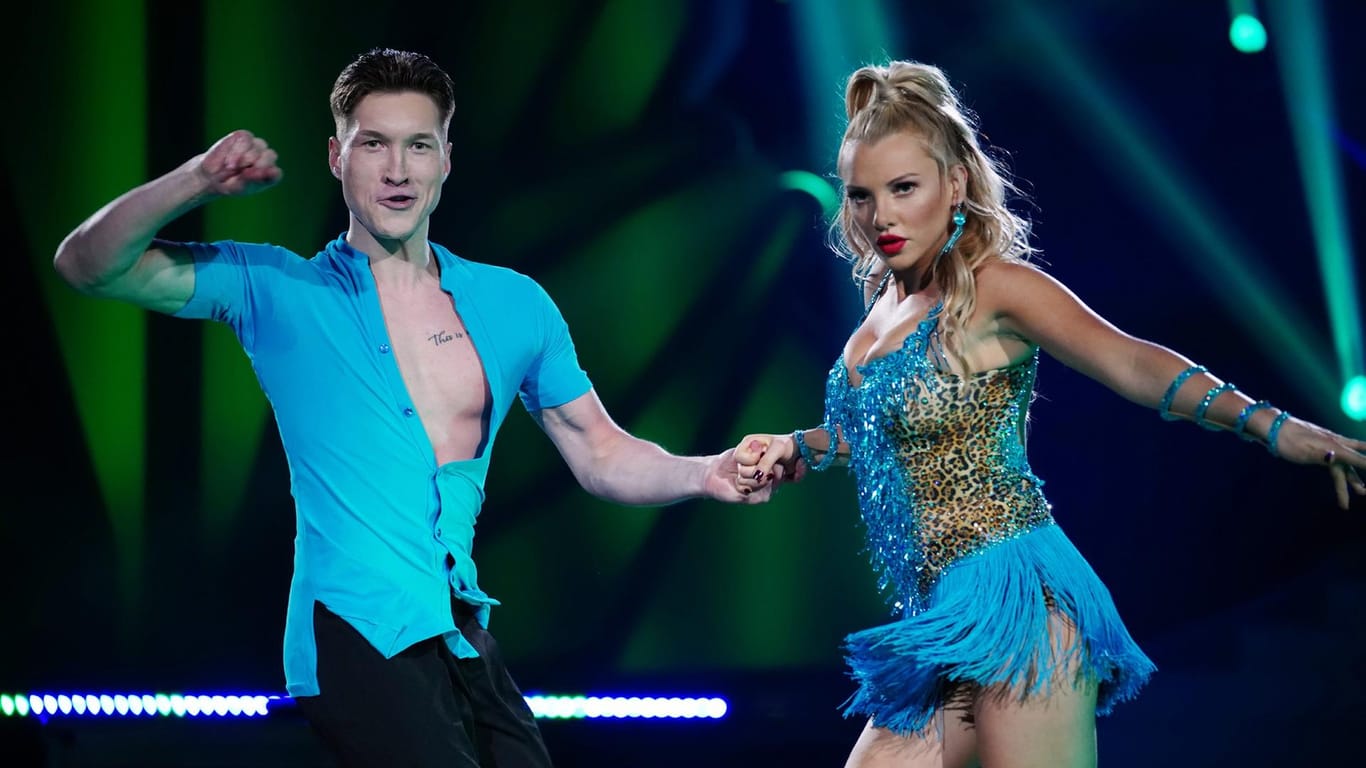 Evelyn Burdecki und Evgeny Vinokurov: Sie bekamen 20 Punkte für ihren ersten Tanz.