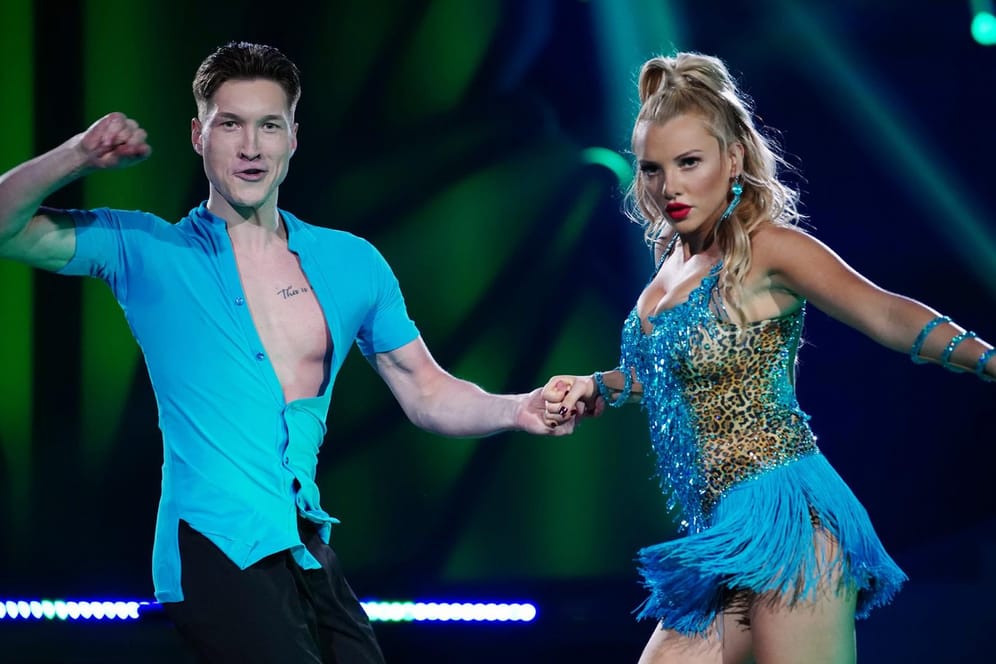 Evelyn Burdecki und Evgeny Vinokurov: Sie bekamen 20 Punkte für ihren ersten Tanz.