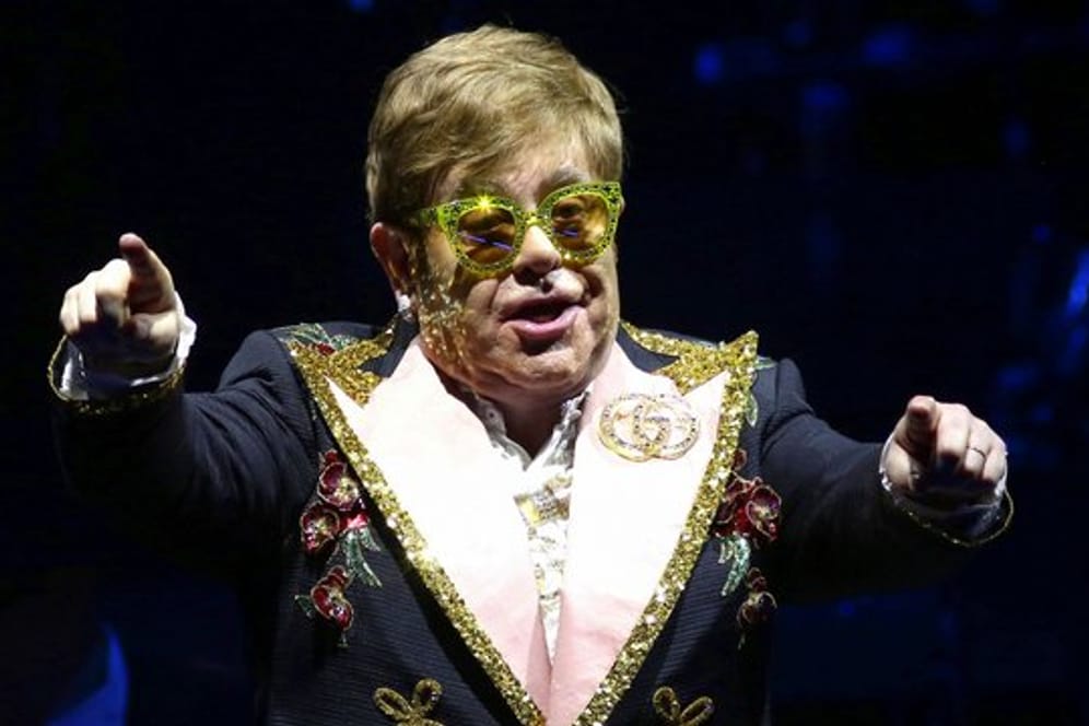 Elton John kritisiert die Zensur schwuler "Rocketman"-Szenen in Russland.