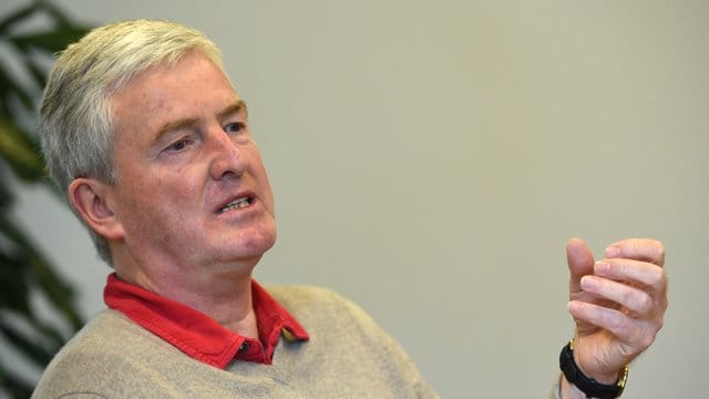 Bernhard Peters arbeitete bis Oktober 2018 als Direktor Sport beim Zweitligisten Hamburger SV. Bernhard Peters arbeitete bis Oktober 2018 als Direktor Sport beim Zweitligisten Hamburger SV.