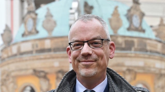 Christoph Martin Vogtherr, Generaldirektor der Stiftung Preußische Schlösser und Gärten, will den Besuchern stärker die Rolle der Bauwerke im Nationalsozialismus und in der DDR-Zeit vermitteln. Christoph Martin Vogtherr, Generaldirektor der Stiftung Preußische Schlösser und Gärten, will den Besuchern stärker die Rolle der Bauwerke im Nationalsozialismus und in der DDR-Zeit vermitteln.