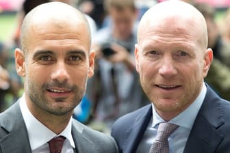 Pep Guardiola (l) und Matthias Sammer arbeiteten beim FC Bayern München zusammen.