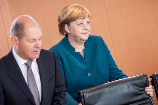 Bundesfinanzminister Scholz zusammen mit Bundeskanzlerin Merkel vergangene Woche vor einer Kabinetssitzung im Kanzleramt.