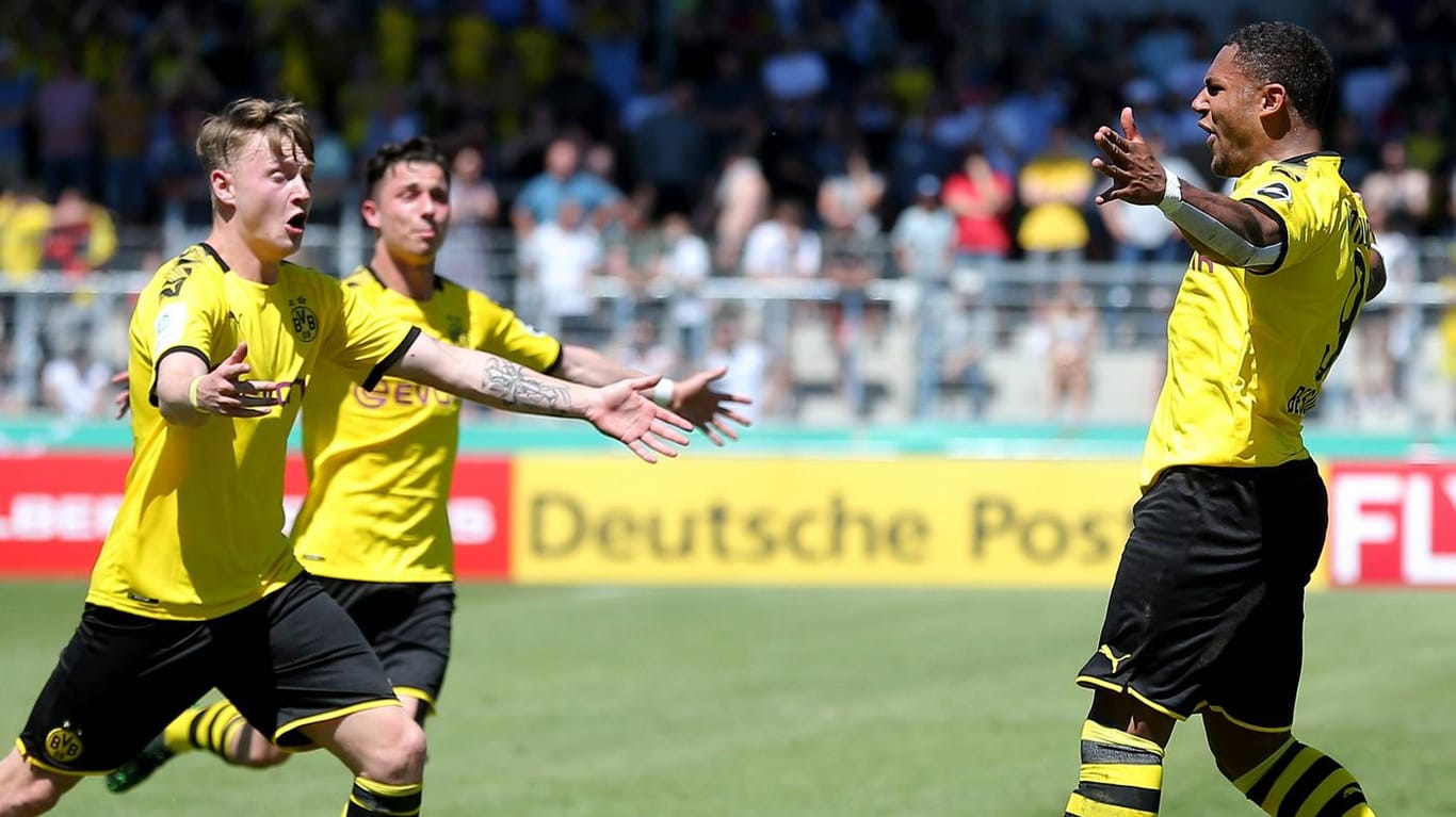 Durften die deutsche Meisterschaft feiern: Die Spieler von Borussia Dortmund.