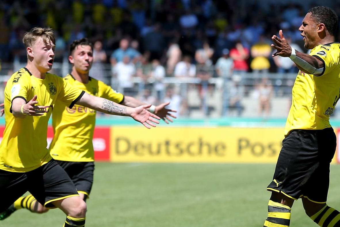 Durften die deutsche Meisterschaft feiern: Die Spieler von Borussia Dortmund.