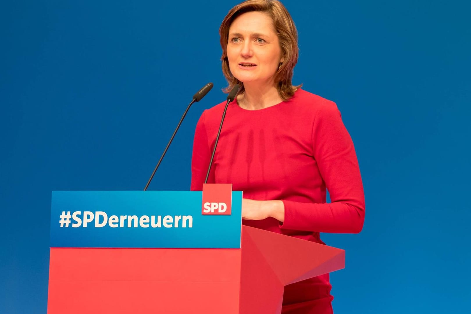 Wollte SPD-Vorsitzende werden: Simone Lange trat 2018 gegen Andrea Nahles an. Die Flensburger Oberbürgermeisterin schließt nun eine erneute Kandidatur nicht aus.