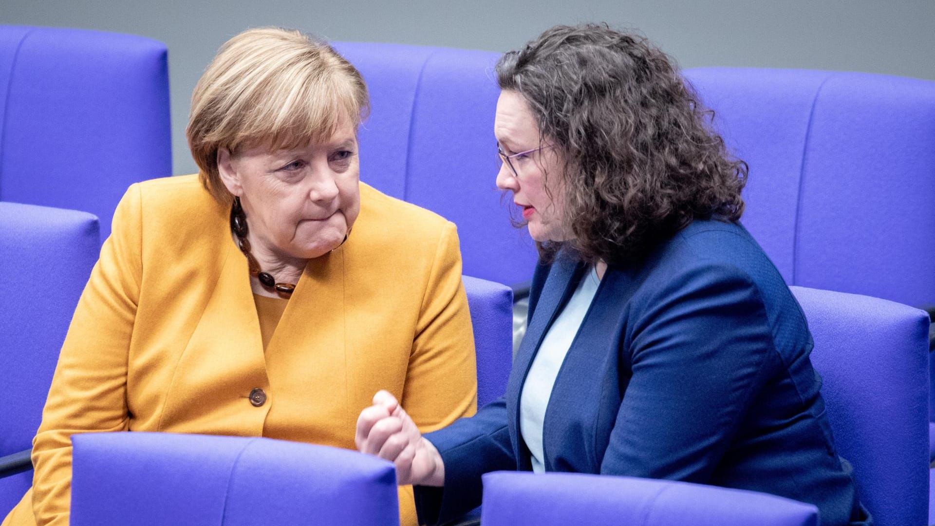 Kanzlerin Angela Merkel und Andrea Nahles: Für die Groko stehen jetzt stürmische Zeiten an.