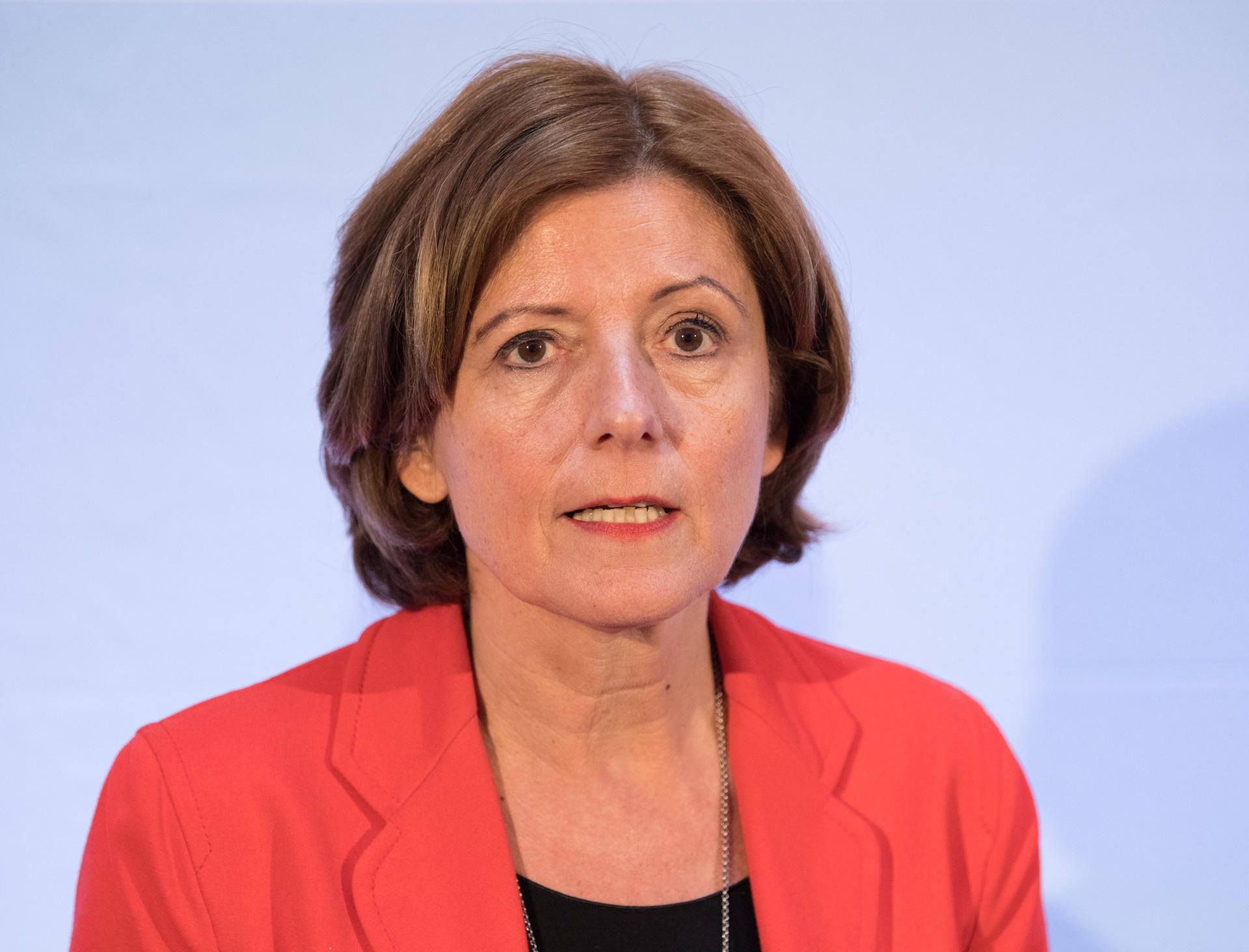 Malu Dreyer, rheinland-pfälzische Ministerpräsidentin: Sie ist in der Partei beliebt, erhielt bei der Wahl zur stellvertretenden Parteivorsitzenden 2017 97,5 Prozent. Nach Berlin, so ließ sie sich immer wieder vernehmen, wollte sie allerdings nie wechseln, allerdings gilt die 58-Jährige nun als Übergangskandidatin.